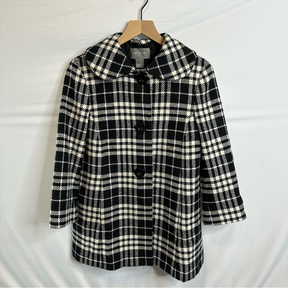 Ann Taylor Black and White Plaid Women's Coat size 4